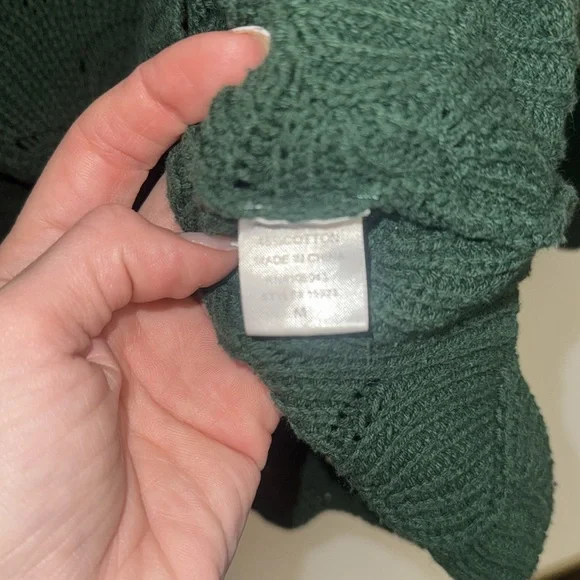Green Sweater with Scalloped Bottom from Andree by Unit Size Medium - Picture 7 of 7